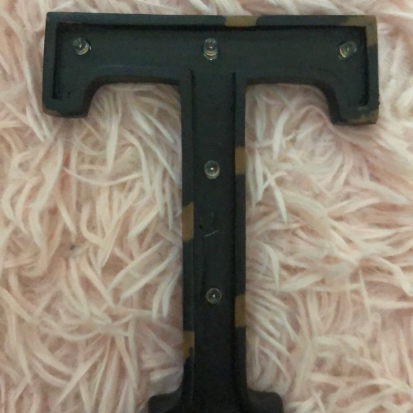 T accessory - Picture 2 of 4